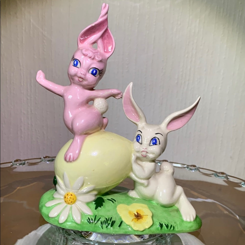 Holland Mold Hand Painted Bunny Love Figurine VINTAGE